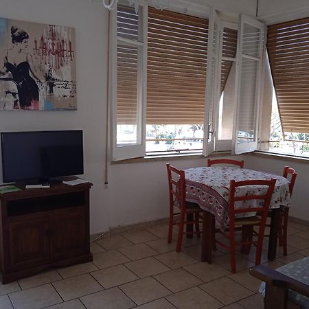 Holiday House Maurizio Формия Екстериор снимка