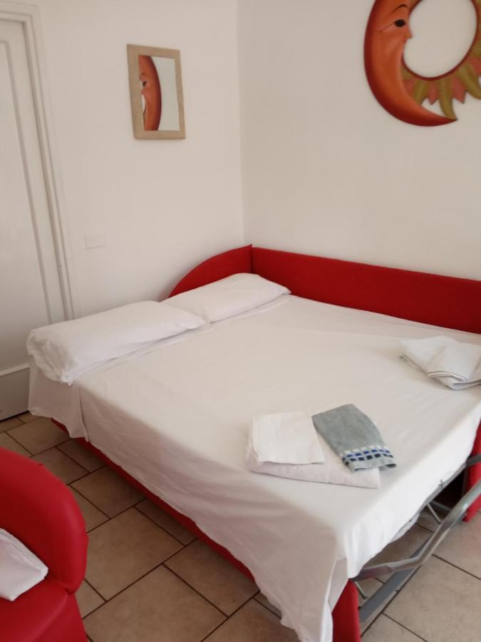 Holiday House Maurizio Формия Екстериор снимка