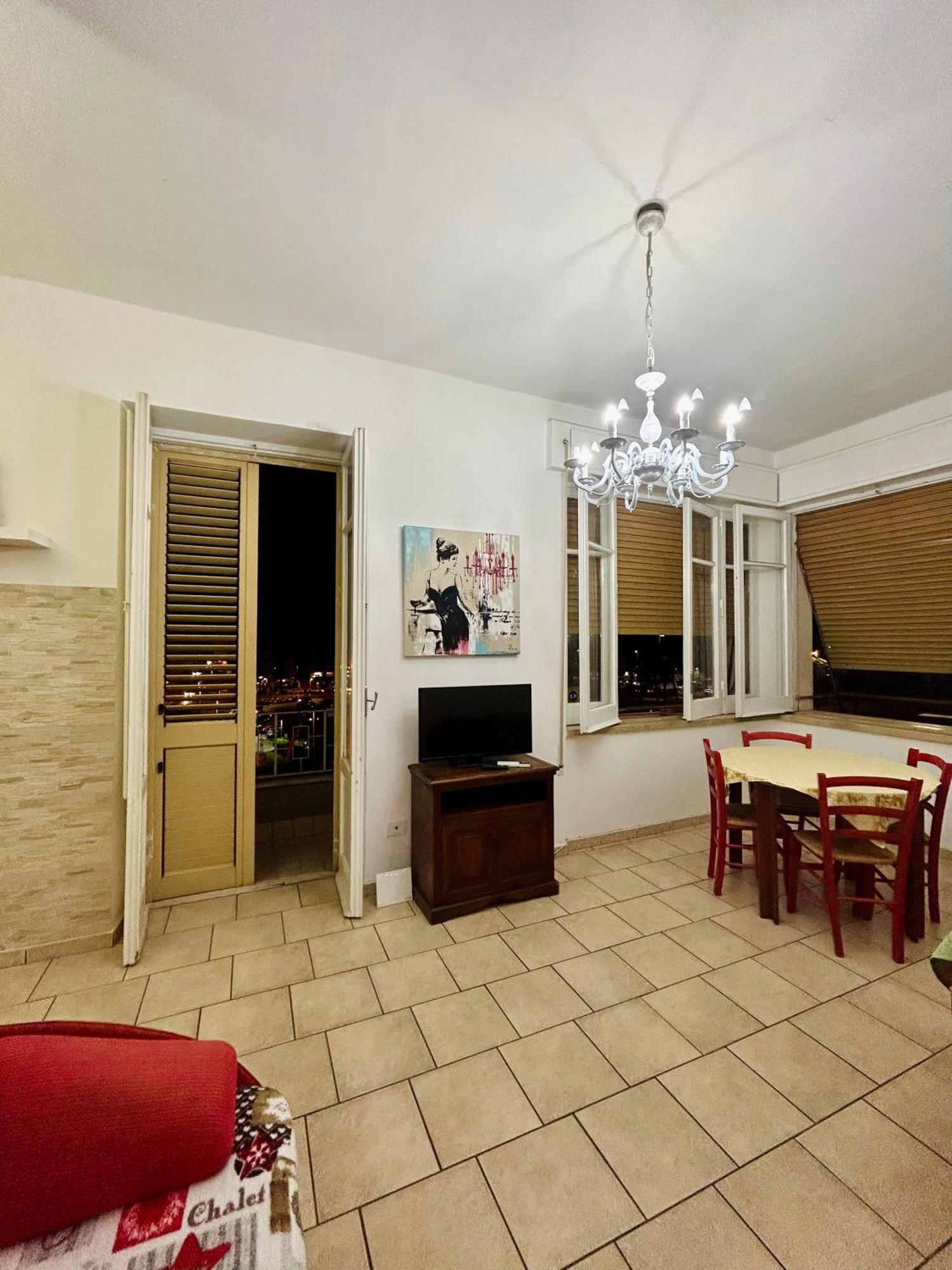 Holiday House Maurizio Формия Екстериор снимка