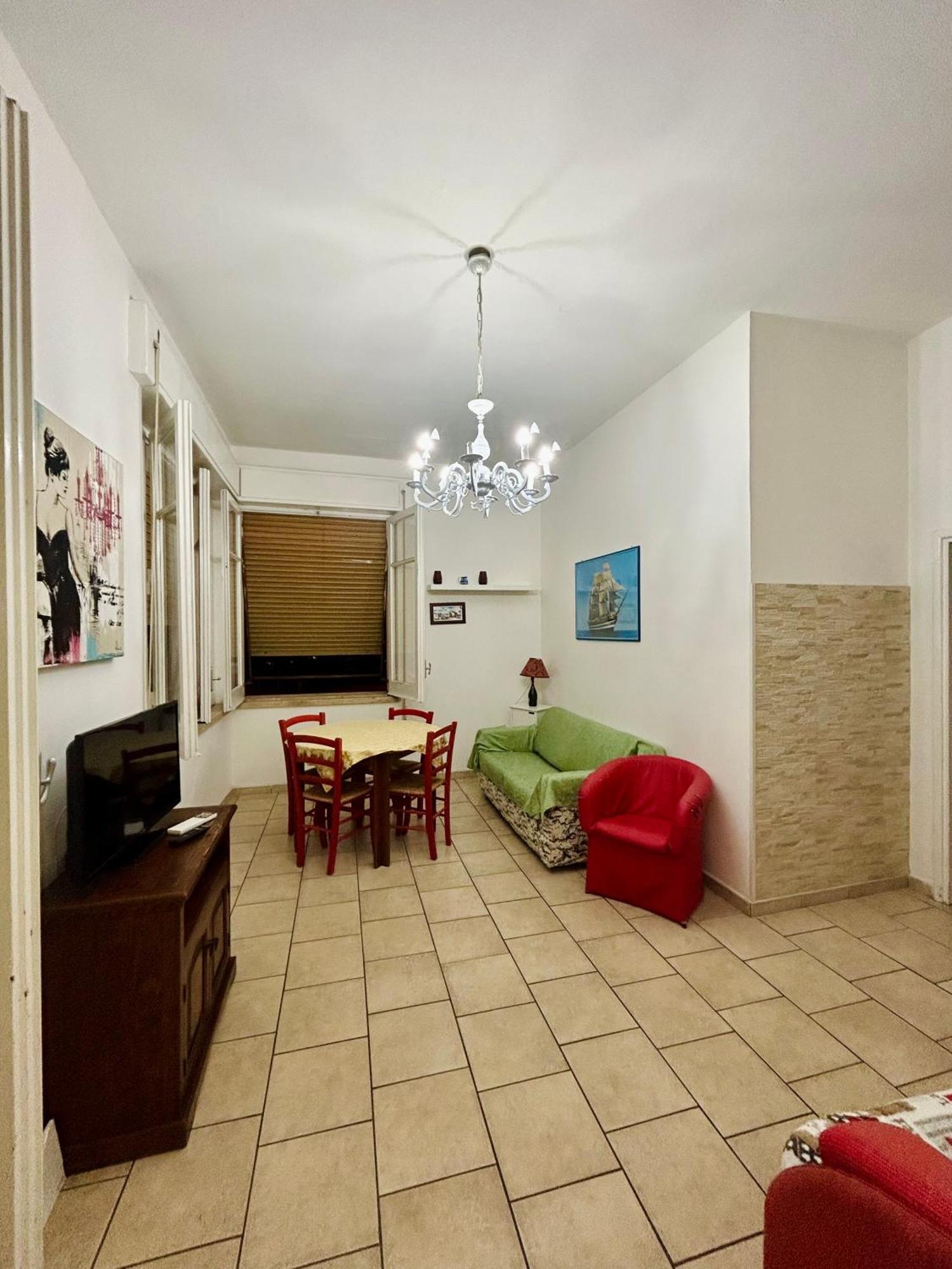 Holiday House Maurizio Формия Екстериор снимка